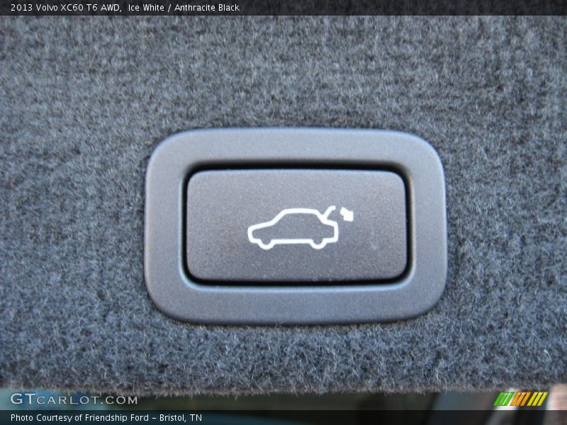 Ice White / Anthracite Black 2013 Volvo XC60 T6 AWD