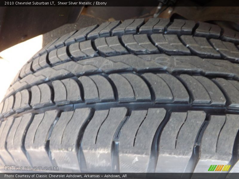 Sheer Silver Metallic / Ebony 2010 Chevrolet Suburban LT