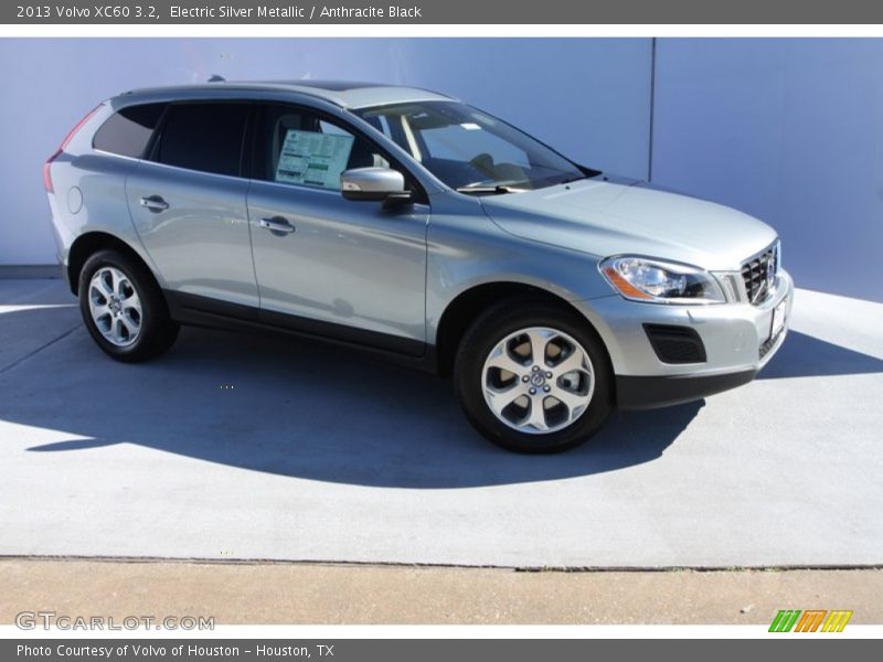 Electric Silver Metallic / Anthracite Black 2013 Volvo XC60 3.2