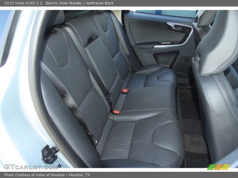 Electric Silver Metallic / Anthracite Black 2013 Volvo XC60 3.2