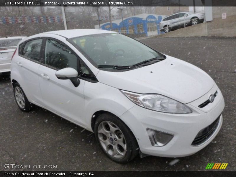 Oxford White / Charcoal Black/Blue Cloth 2011 Ford Fiesta SES Hatchback