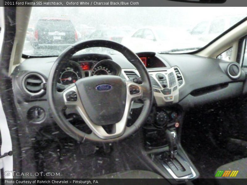 Oxford White / Charcoal Black/Blue Cloth 2011 Ford Fiesta SES Hatchback