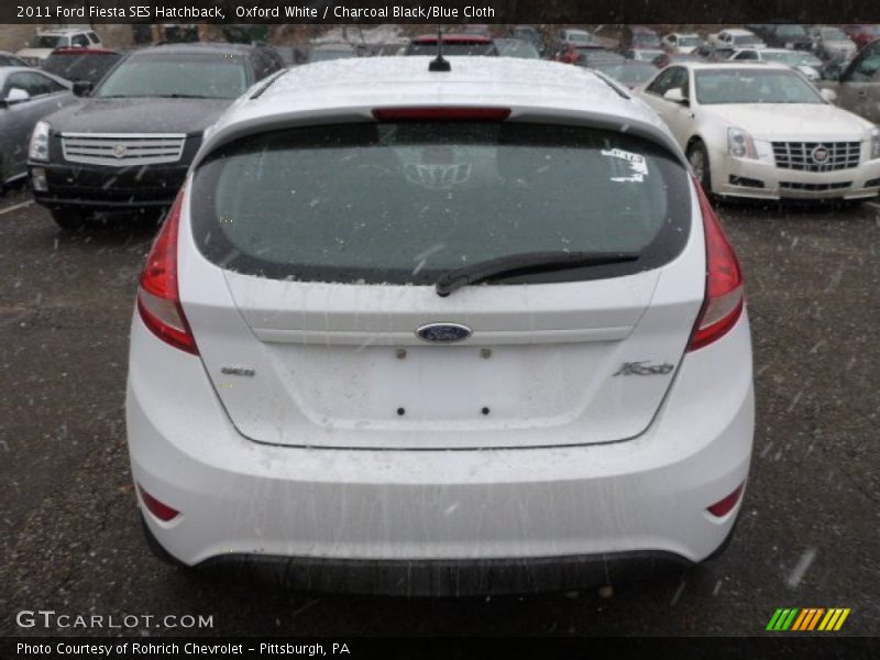 Oxford White / Charcoal Black/Blue Cloth 2011 Ford Fiesta SES Hatchback