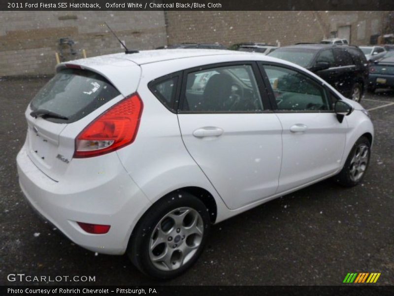 Oxford White / Charcoal Black/Blue Cloth 2011 Ford Fiesta SES Hatchback