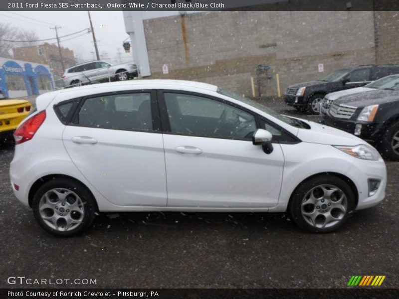 Oxford White / Charcoal Black/Blue Cloth 2011 Ford Fiesta SES Hatchback