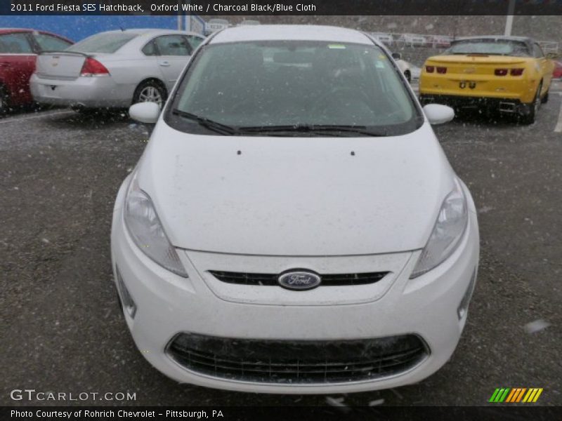 Oxford White / Charcoal Black/Blue Cloth 2011 Ford Fiesta SES Hatchback
