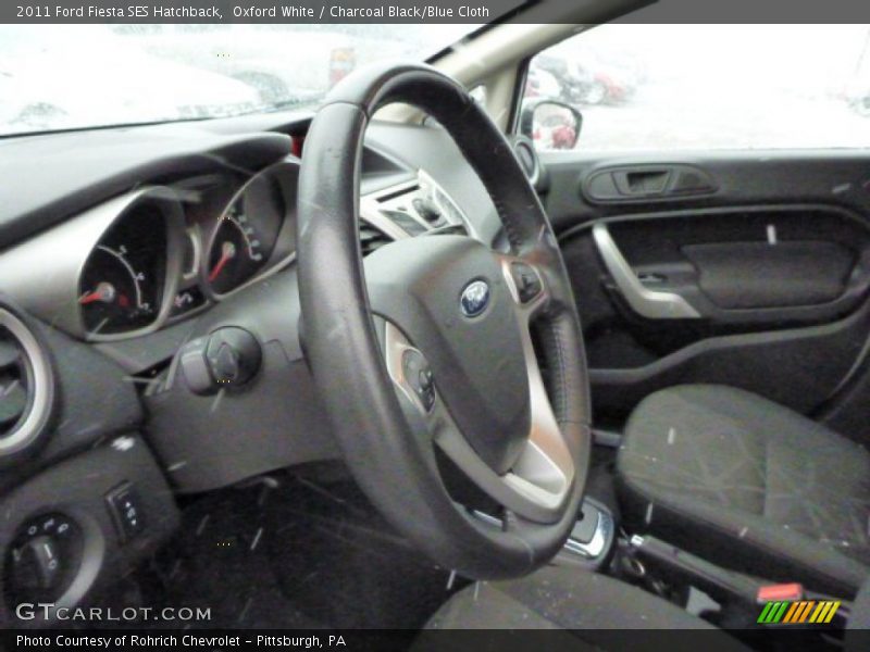 Oxford White / Charcoal Black/Blue Cloth 2011 Ford Fiesta SES Hatchback