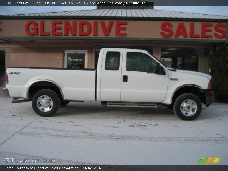 Oxford White Clearcoat / Medium Flint 2007 Ford F250 Super Duty XL SuperCab 4x4