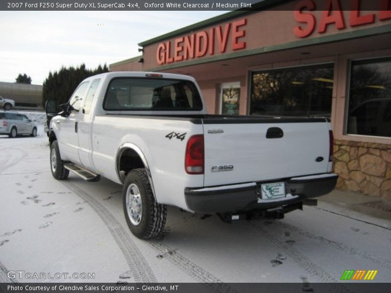 Oxford White Clearcoat / Medium Flint 2007 Ford F250 Super Duty XL SuperCab 4x4