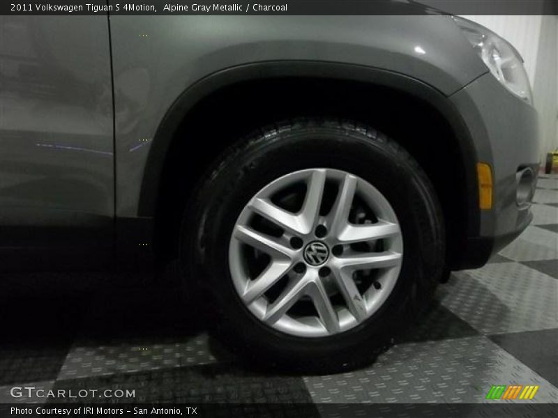 Alpine Gray Metallic / Charcoal 2011 Volkswagen Tiguan S 4Motion