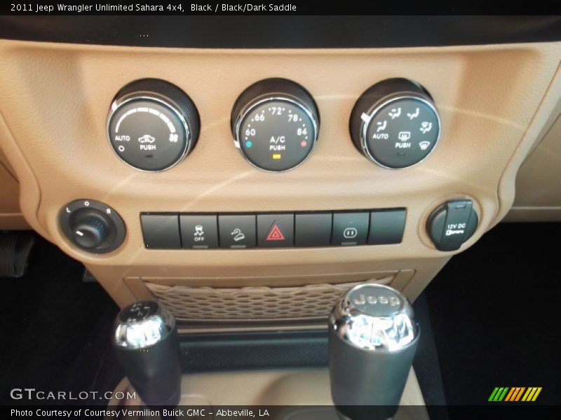 Black / Black/Dark Saddle 2011 Jeep Wrangler Unlimited Sahara 4x4