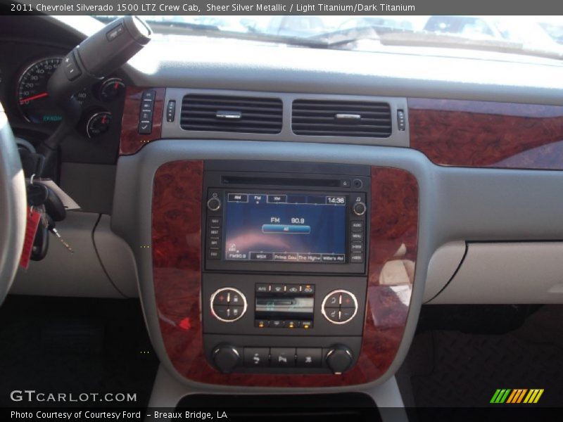 Controls of 2011 Silverado 1500 LTZ Crew Cab