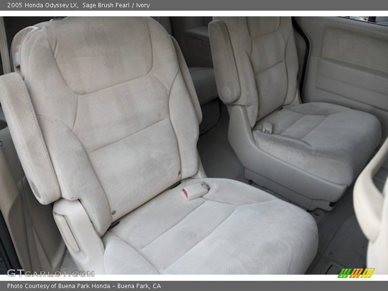 Sage Brush Pearl / Ivory 2005 Honda Odyssey LX