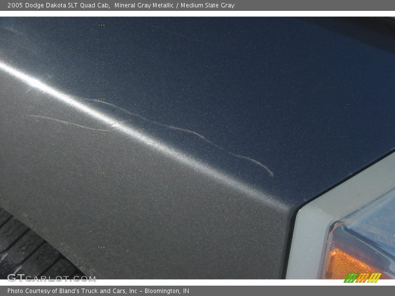Mineral Gray Metallic / Medium Slate Gray 2005 Dodge Dakota SLT Quad Cab