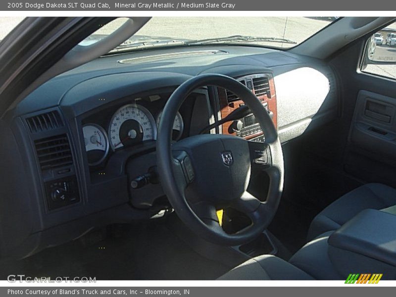 Mineral Gray Metallic / Medium Slate Gray 2005 Dodge Dakota SLT Quad Cab