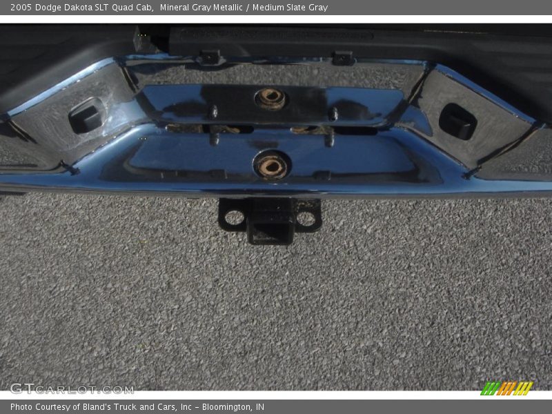 Mineral Gray Metallic / Medium Slate Gray 2005 Dodge Dakota SLT Quad Cab