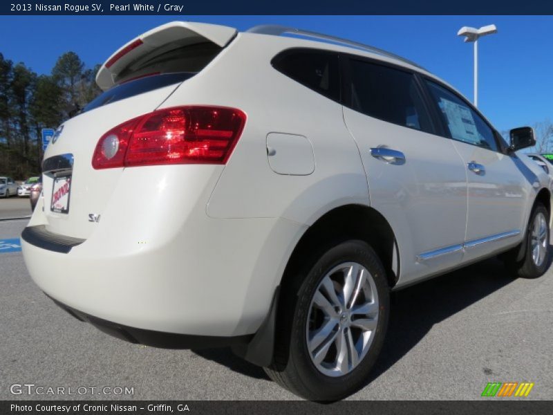Pearl White / Gray 2013 Nissan Rogue SV
