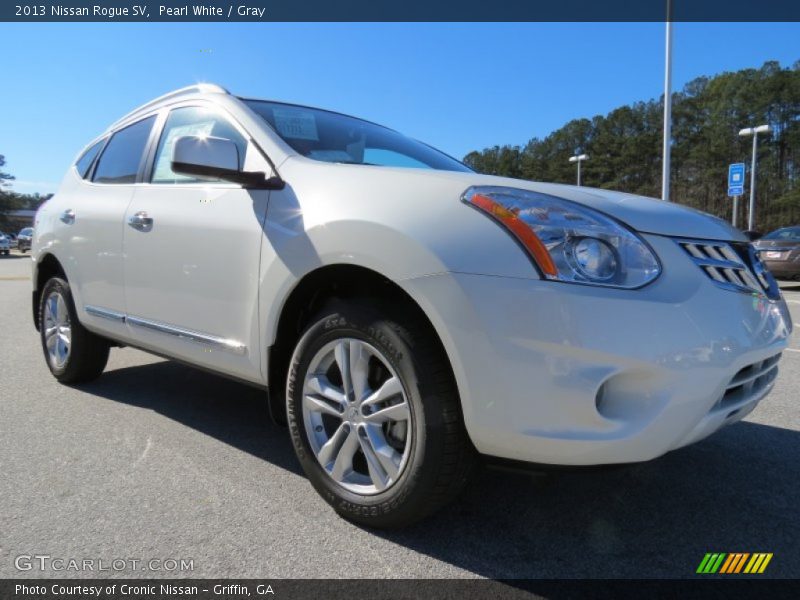Pearl White / Gray 2013 Nissan Rogue SV