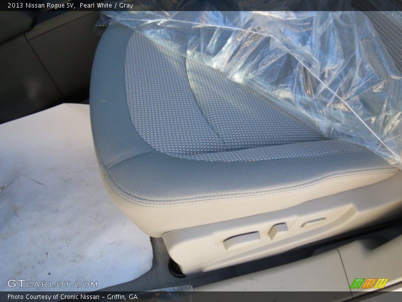 Pearl White / Gray 2013 Nissan Rogue SV