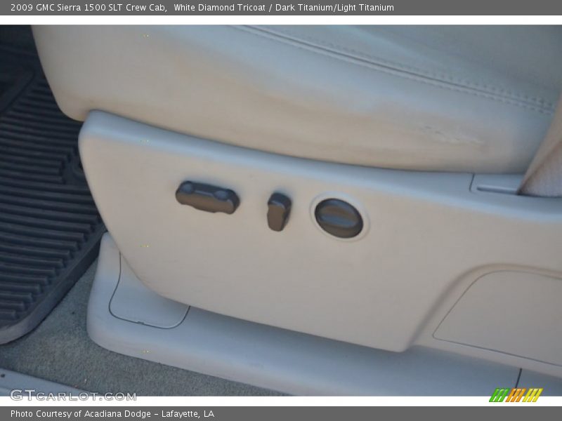 White Diamond Tricoat / Dark Titanium/Light Titanium 2009 GMC Sierra 1500 SLT Crew Cab