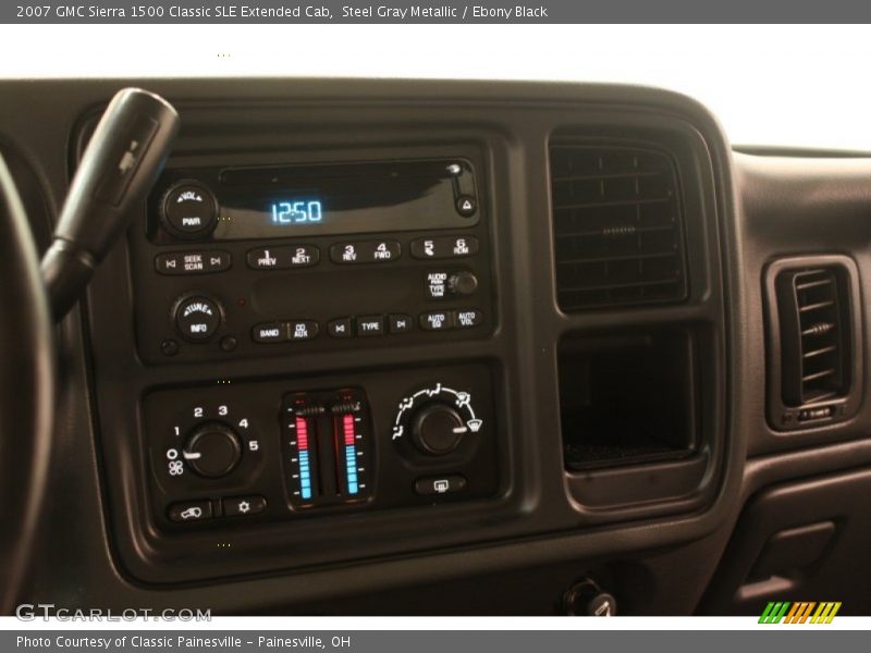 Controls of 2007 Sierra 1500 Classic SLE Extended Cab