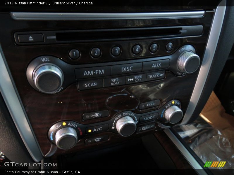 Brilliant Silver / Charcoal 2013 Nissan Pathfinder SL