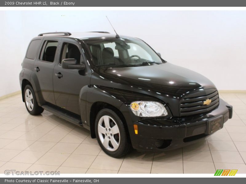 Front 3/4 View of 2009 HHR LS