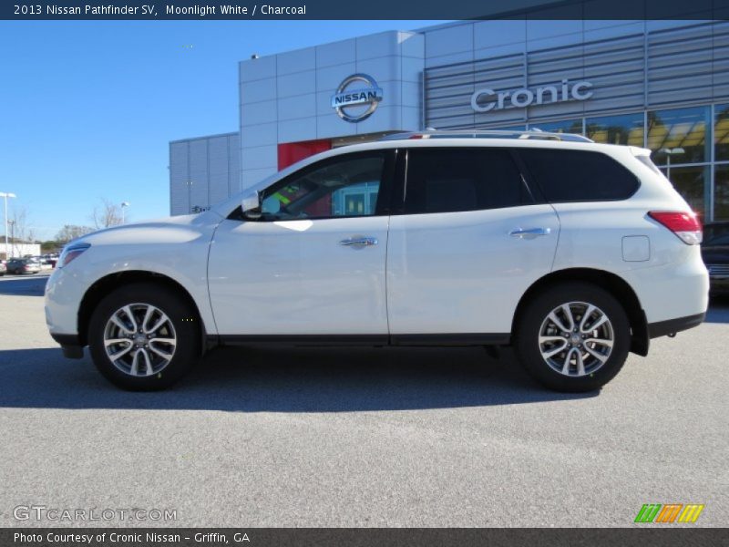 Moonlight White / Charcoal 2013 Nissan Pathfinder SV