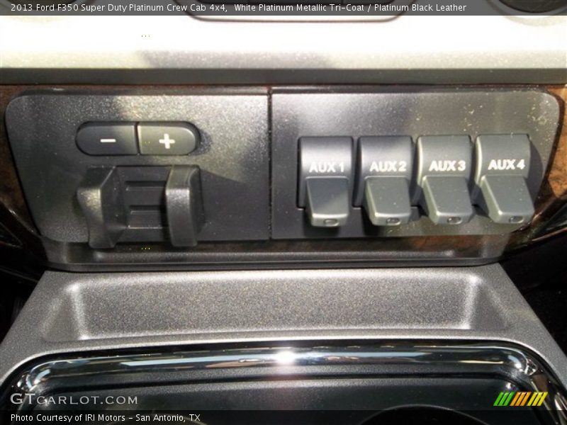Controls of 2013 F350 Super Duty Platinum Crew Cab 4x4