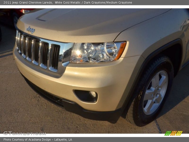 White Gold Metallic / Dark Graystone/Medium Graystone 2011 Jeep Grand Cherokee Laredo