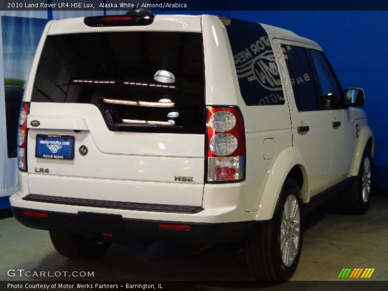 Alaska White / Almond/Arabica 2010 Land Rover LR4 HSE Lux