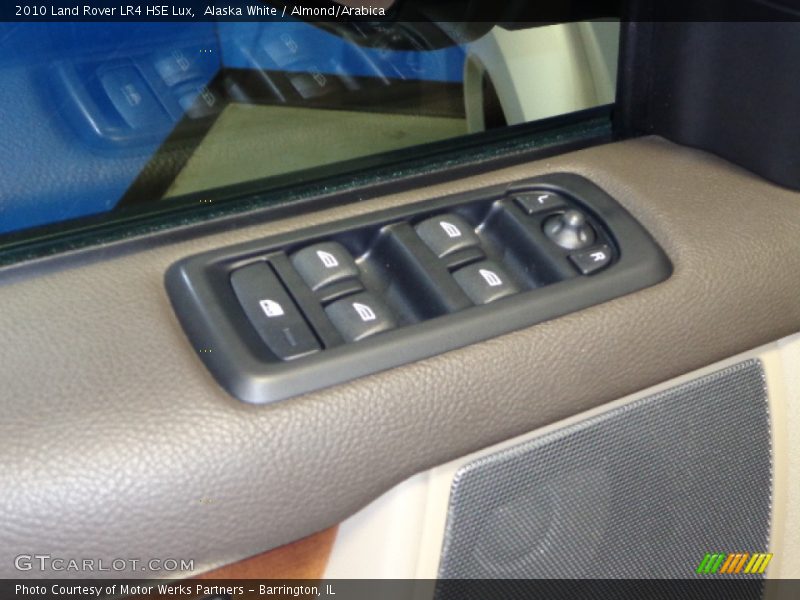 Alaska White / Almond/Arabica 2010 Land Rover LR4 HSE Lux