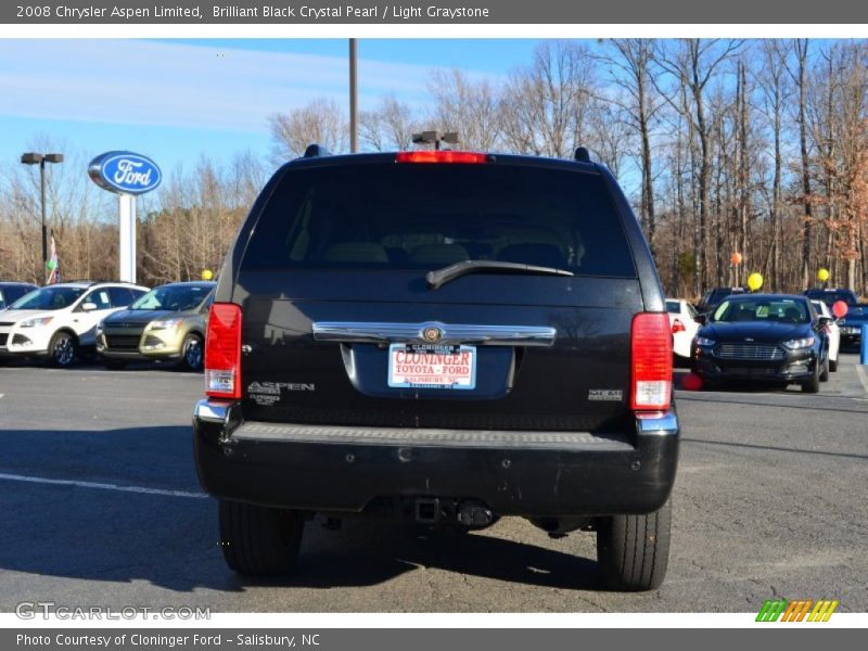 Brilliant Black Crystal Pearl / Light Graystone 2008 Chrysler Aspen Limited