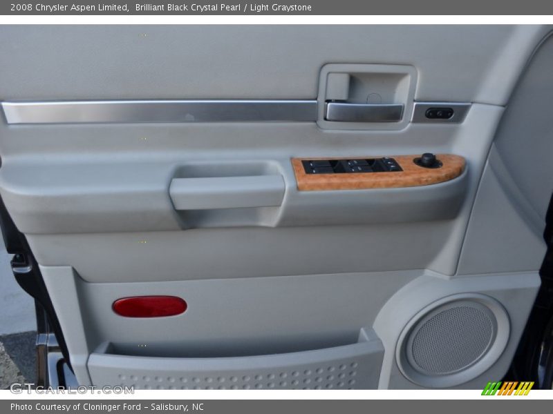 Brilliant Black Crystal Pearl / Light Graystone 2008 Chrysler Aspen Limited