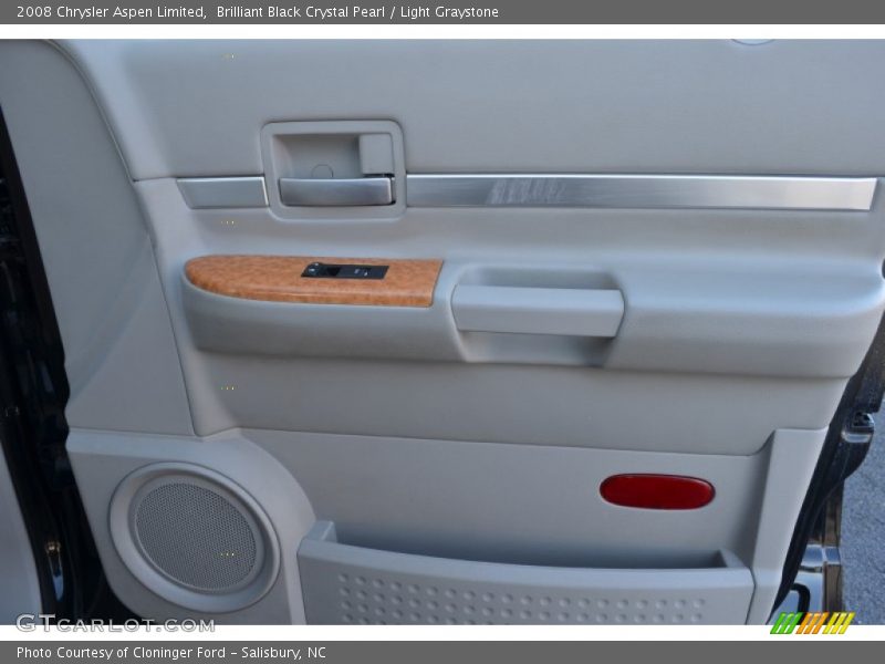 Brilliant Black Crystal Pearl / Light Graystone 2008 Chrysler Aspen Limited