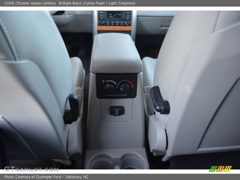 Brilliant Black Crystal Pearl / Light Graystone 2008 Chrysler Aspen Limited