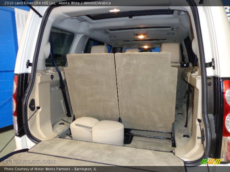 Alaska White / Almond/Arabica 2010 Land Rover LR4 HSE Lux