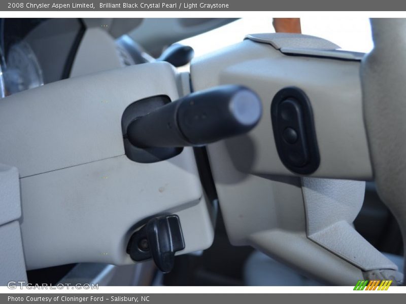 Brilliant Black Crystal Pearl / Light Graystone 2008 Chrysler Aspen Limited