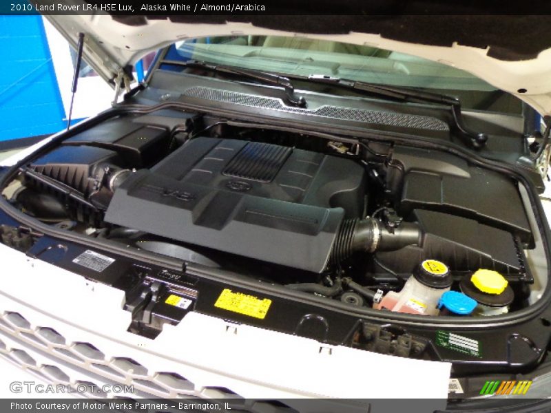 Alaska White / Almond/Arabica 2010 Land Rover LR4 HSE Lux