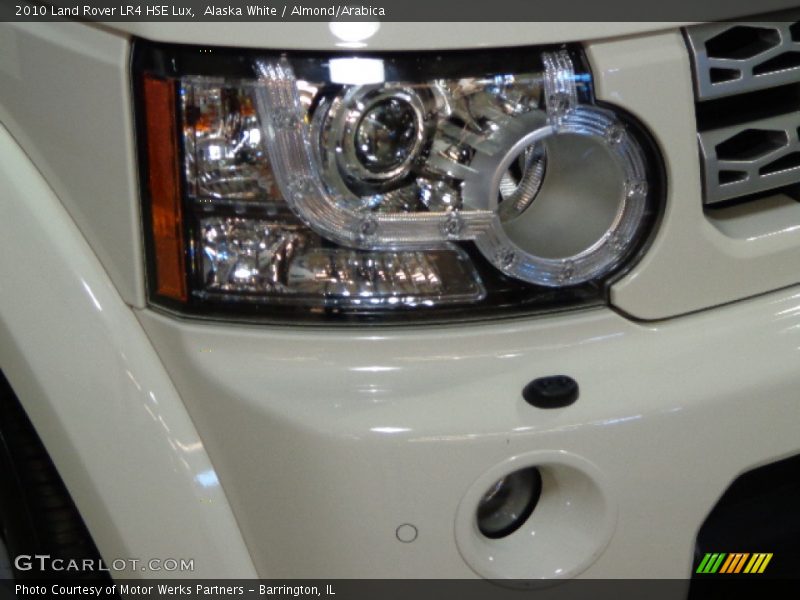 Alaska White / Almond/Arabica 2010 Land Rover LR4 HSE Lux