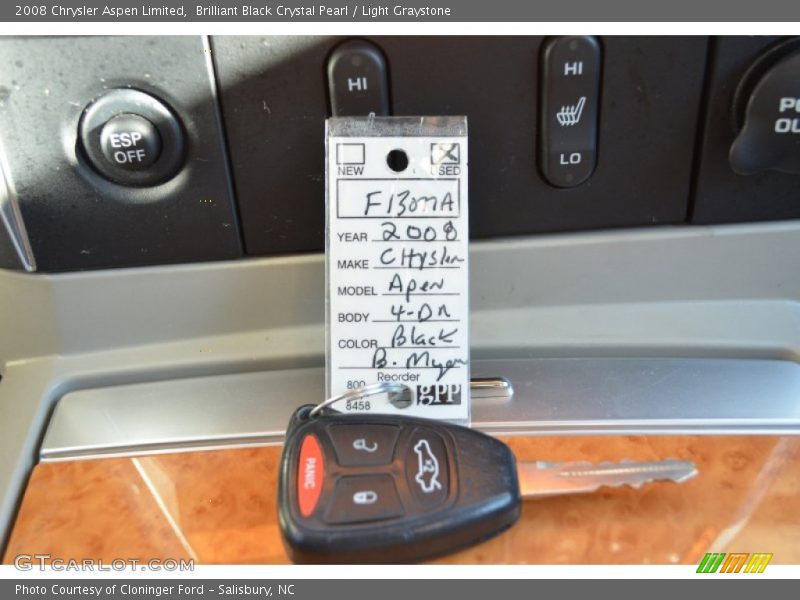 Brilliant Black Crystal Pearl / Light Graystone 2008 Chrysler Aspen Limited