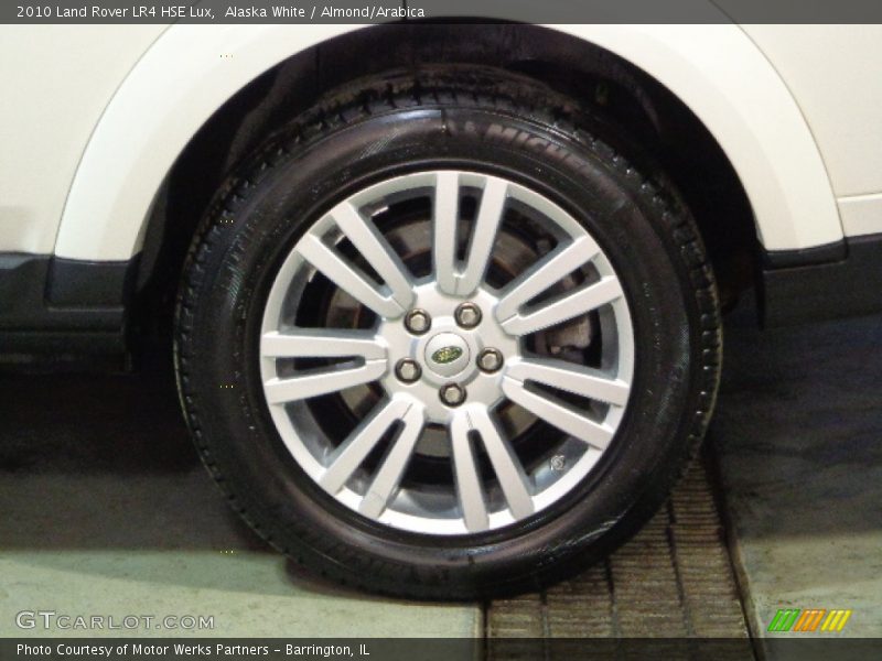 Alaska White / Almond/Arabica 2010 Land Rover LR4 HSE Lux