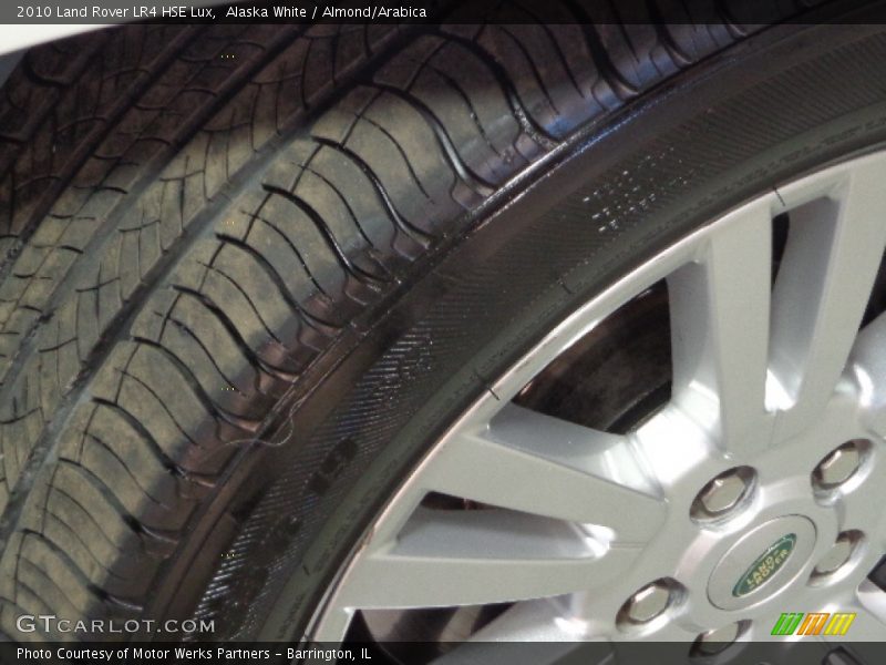 Alaska White / Almond/Arabica 2010 Land Rover LR4 HSE Lux