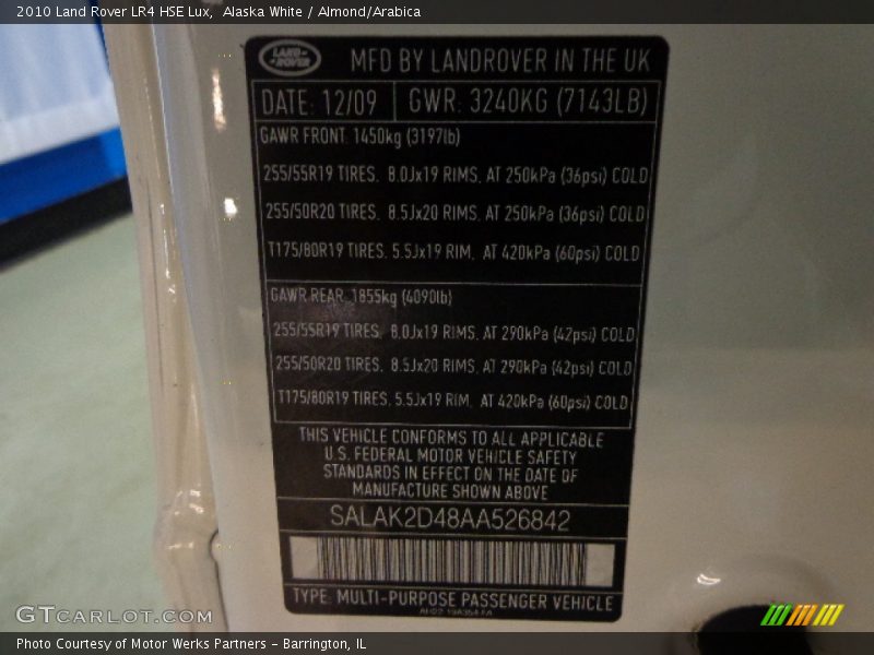 Alaska White / Almond/Arabica 2010 Land Rover LR4 HSE Lux