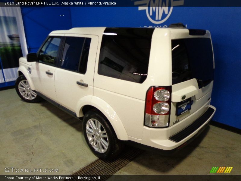 Alaska White / Almond/Arabica 2010 Land Rover LR4 HSE Lux