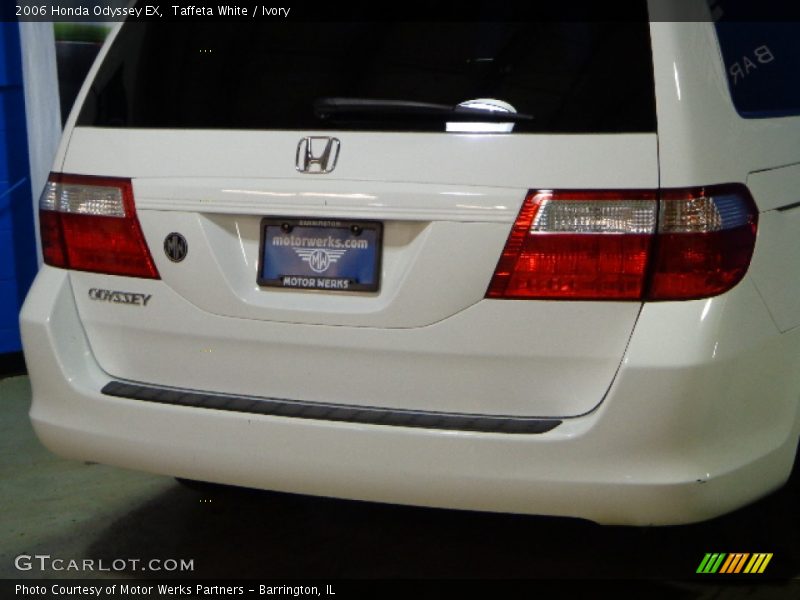 Taffeta White / Ivory 2006 Honda Odyssey EX