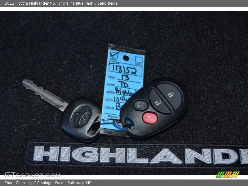 Shoreline Blue Pearl / Sand Beige 2013 Toyota Highlander V6