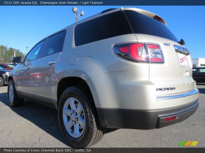 Champagne Silver Metallic / Light Titanium 2013 GMC Acadia SLE