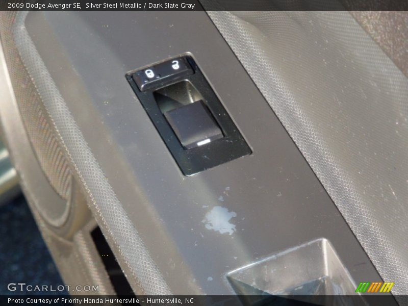 Silver Steel Metallic / Dark Slate Gray 2009 Dodge Avenger SE