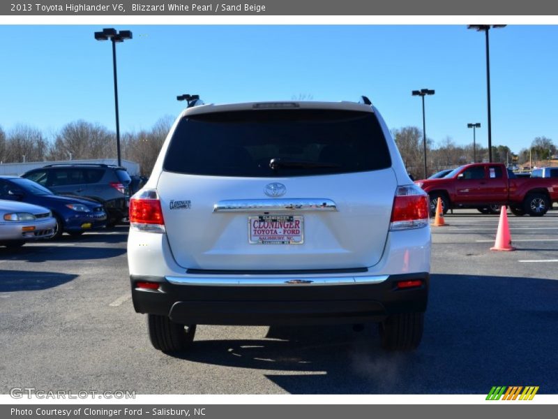 Blizzard White Pearl / Sand Beige 2013 Toyota Highlander V6